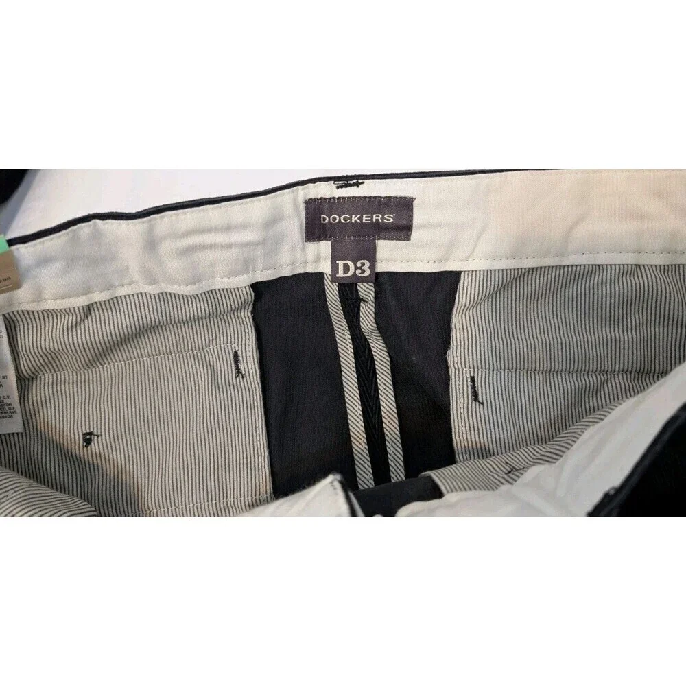 Dockers Men’s Corduroy Pants 32x30 Black Flat Front Classic Fit 100% Cotton NWT
